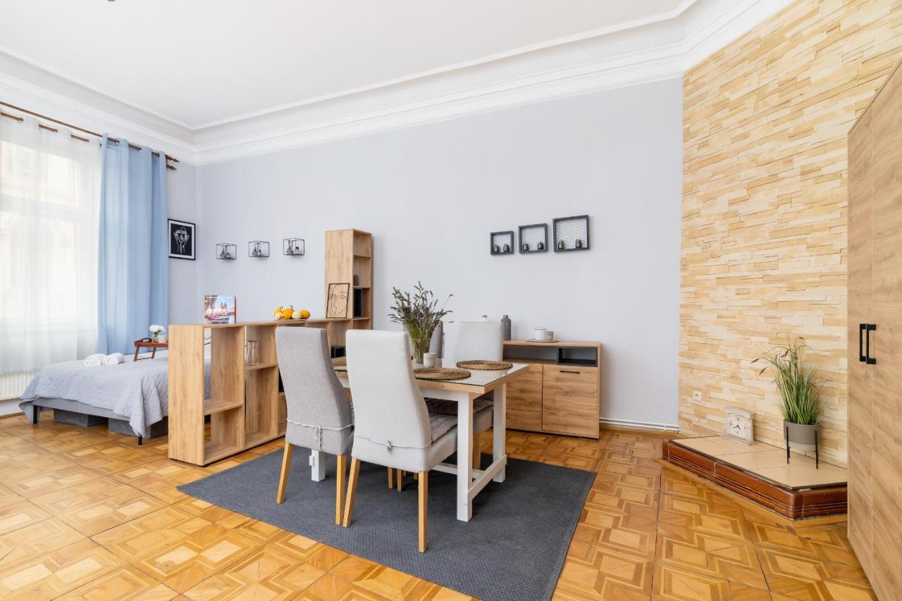 Podwale Apartment Uj Downtown Cracow By Noclegi Renters Krakow Exterior photo