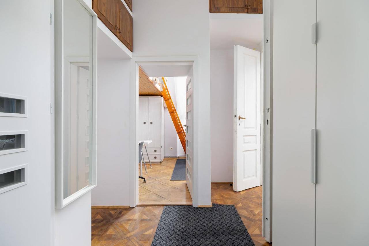 Podwale Apartment Uj Downtown Cracow By Noclegi Renters Krakow Exterior photo