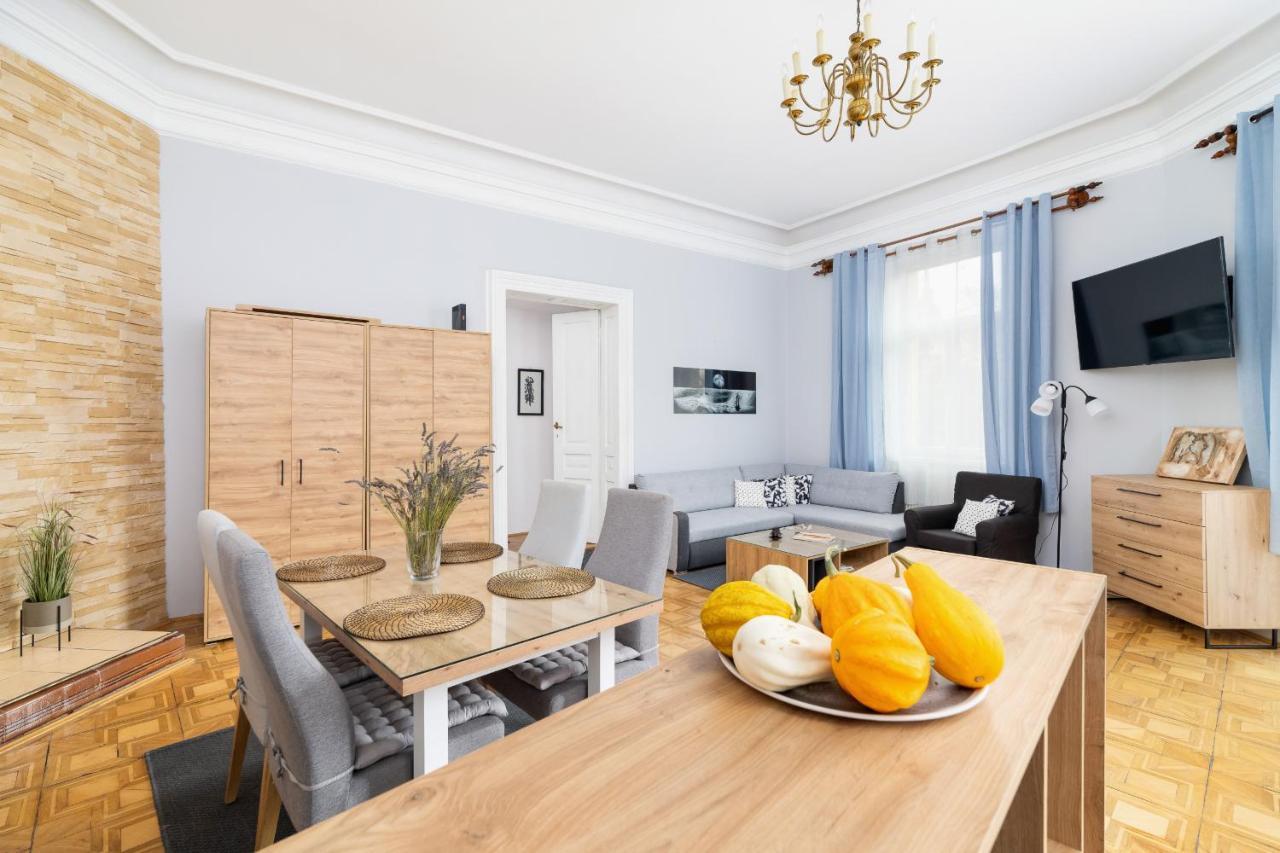 Podwale Apartment Uj Downtown Cracow By Noclegi Renters Krakow Exterior photo