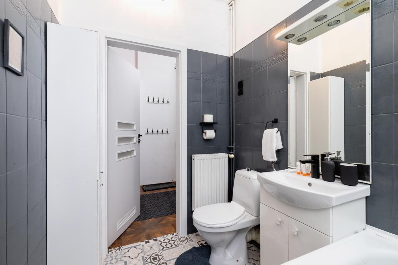 Podwale Apartment Uj Downtown Cracow By Noclegi Renters Krakow Exterior photo